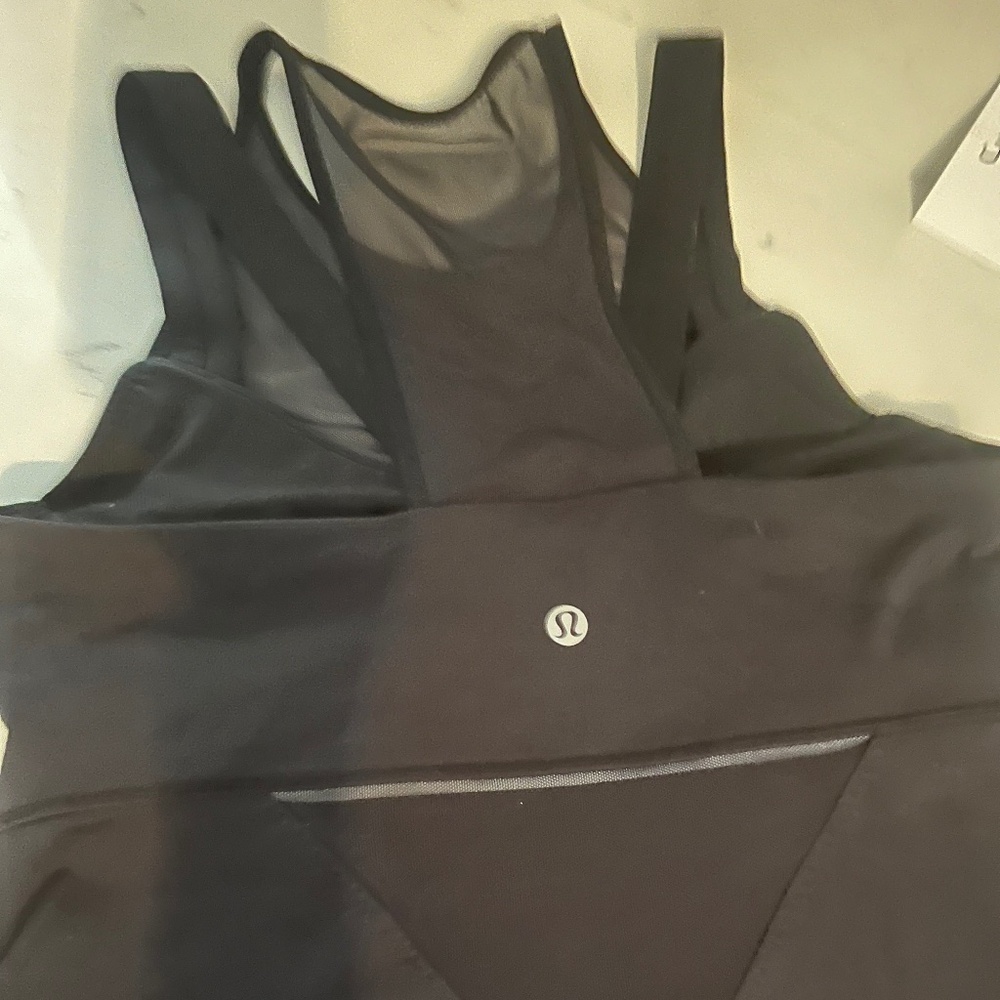 Woman’s Lulumon yoga Tank, Black Sheer Lulumon Tank Layered Like new w tag